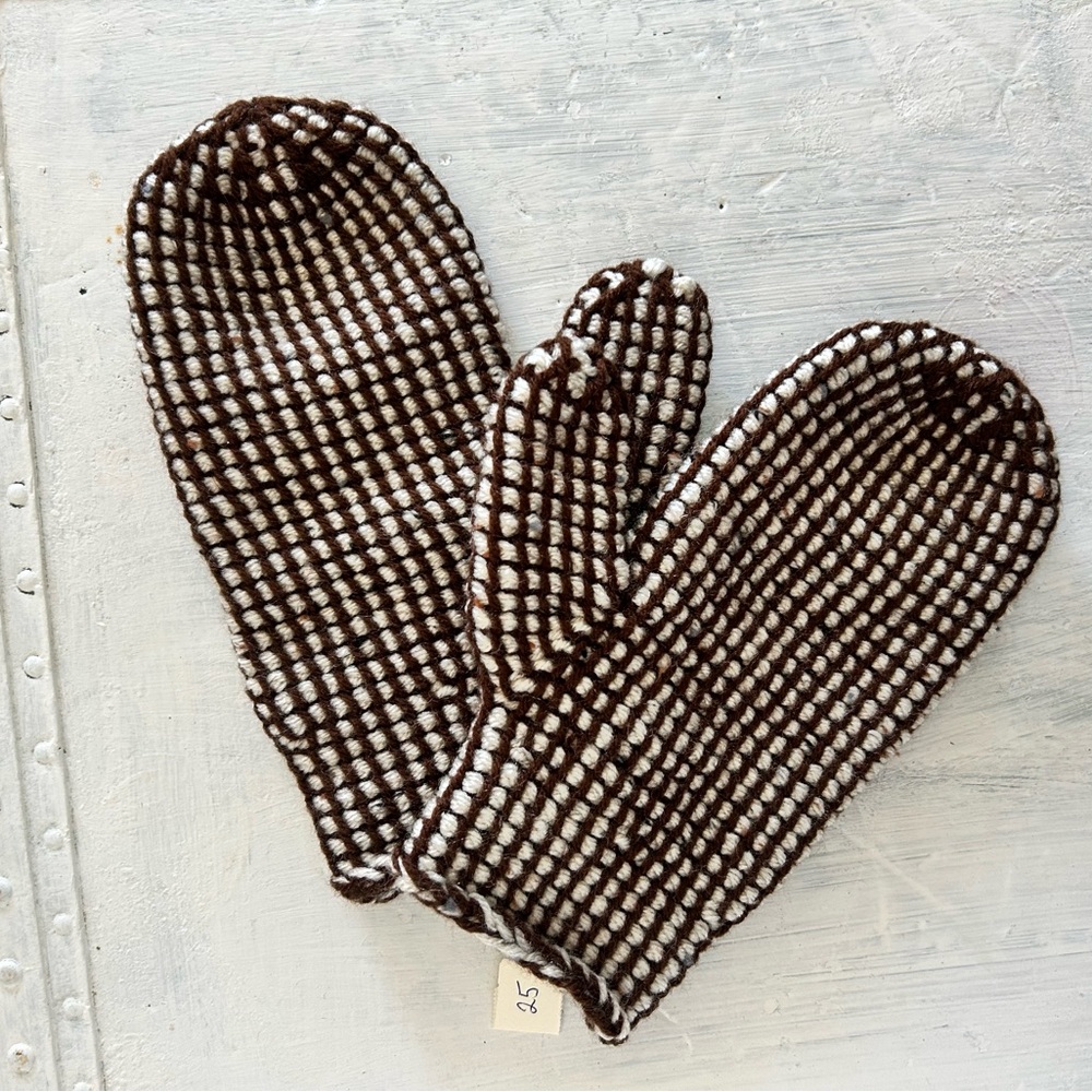 Crocheted mitts